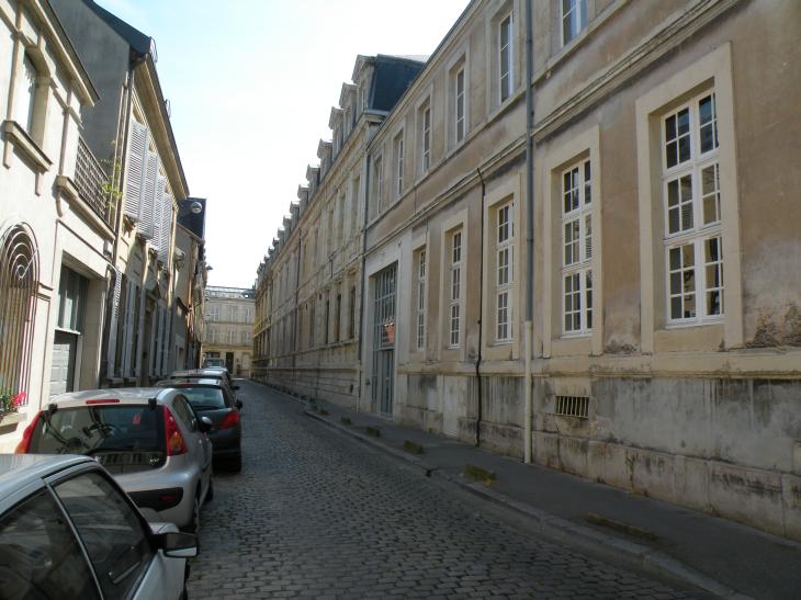  belle rue pavée, (rue Vautier Le Noir)